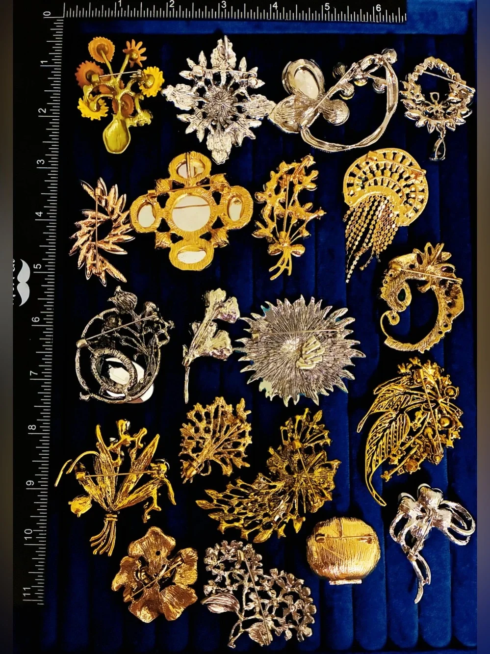 Lot of 20 Statement Rhinestone Floral Flower Leaf Sunflower Brooch Pins